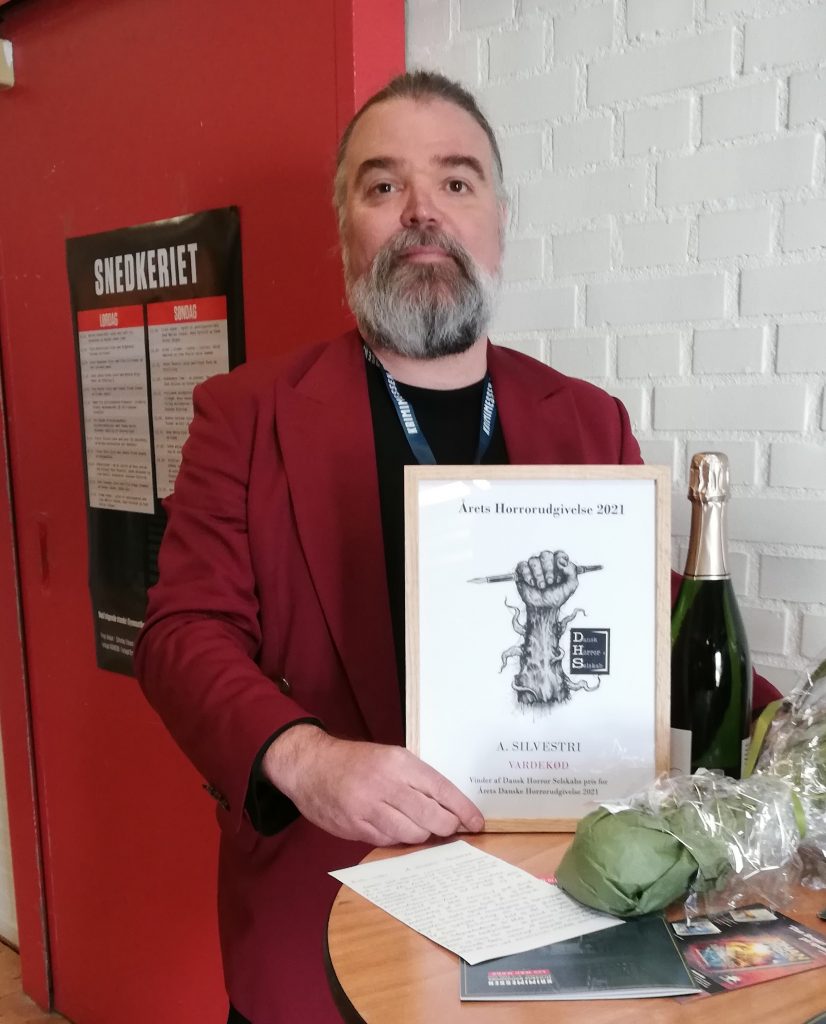 A. Silvestri vinder Årets Danske Horrorudgivelse 2021 for romanen "Vardekød" 